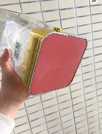 白酒盒子与布袋
